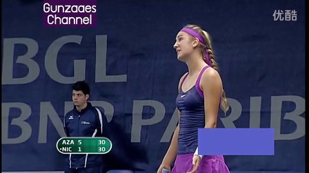 九游体育-美国队带队取胜！，阿扎伦卡重要时刻重返赛场观众掌声雷动(美国阿提卡事件)