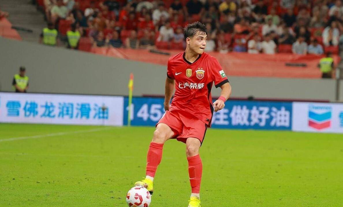 九游APP-欧联赛程吃紧，上海海港转会期防线松动，更衣室稳定，心理建设被强调的简单介绍